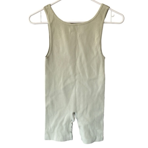 PrettyLittleThing Shorts Bodysuit - Picture 4 of 5